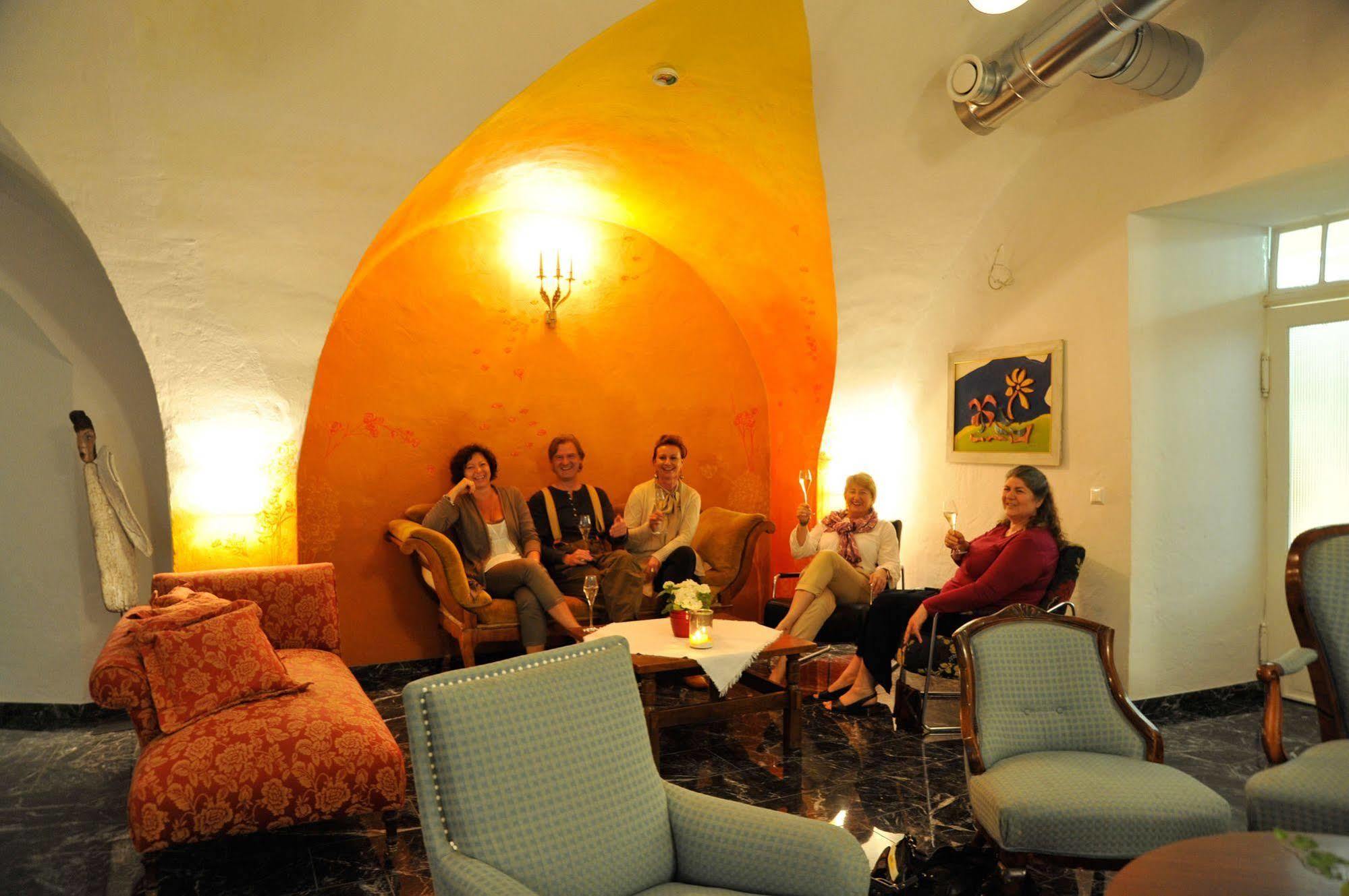 Erlebnis Post - Stadthotel Mit Eigenart Spittal an der Drau Buitenkant foto